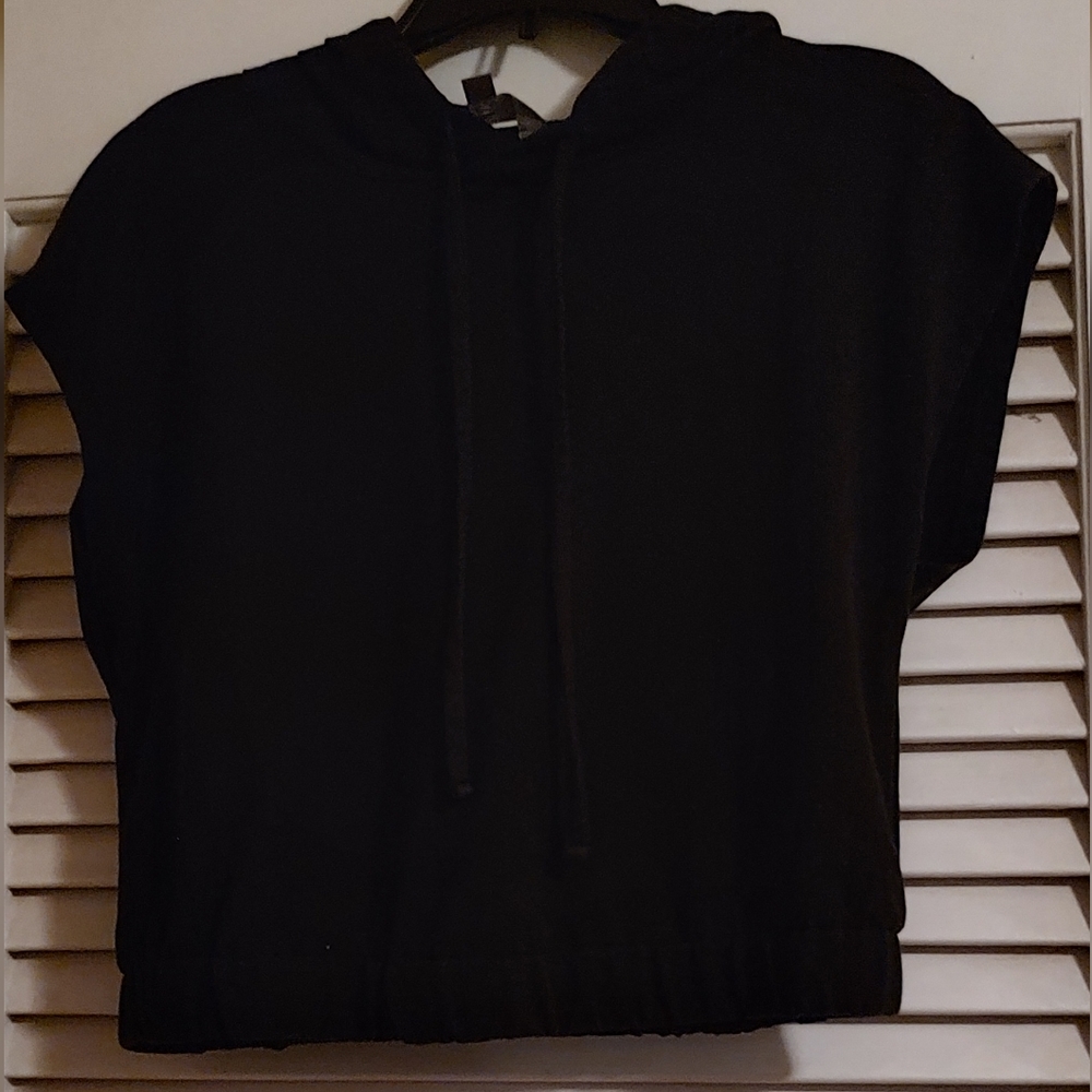 Cobble Lane Short sleeved hoodie